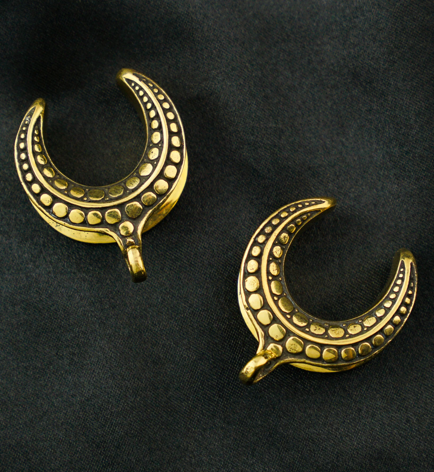 Beaded Brass Saddles With Hook - Mrs Treak