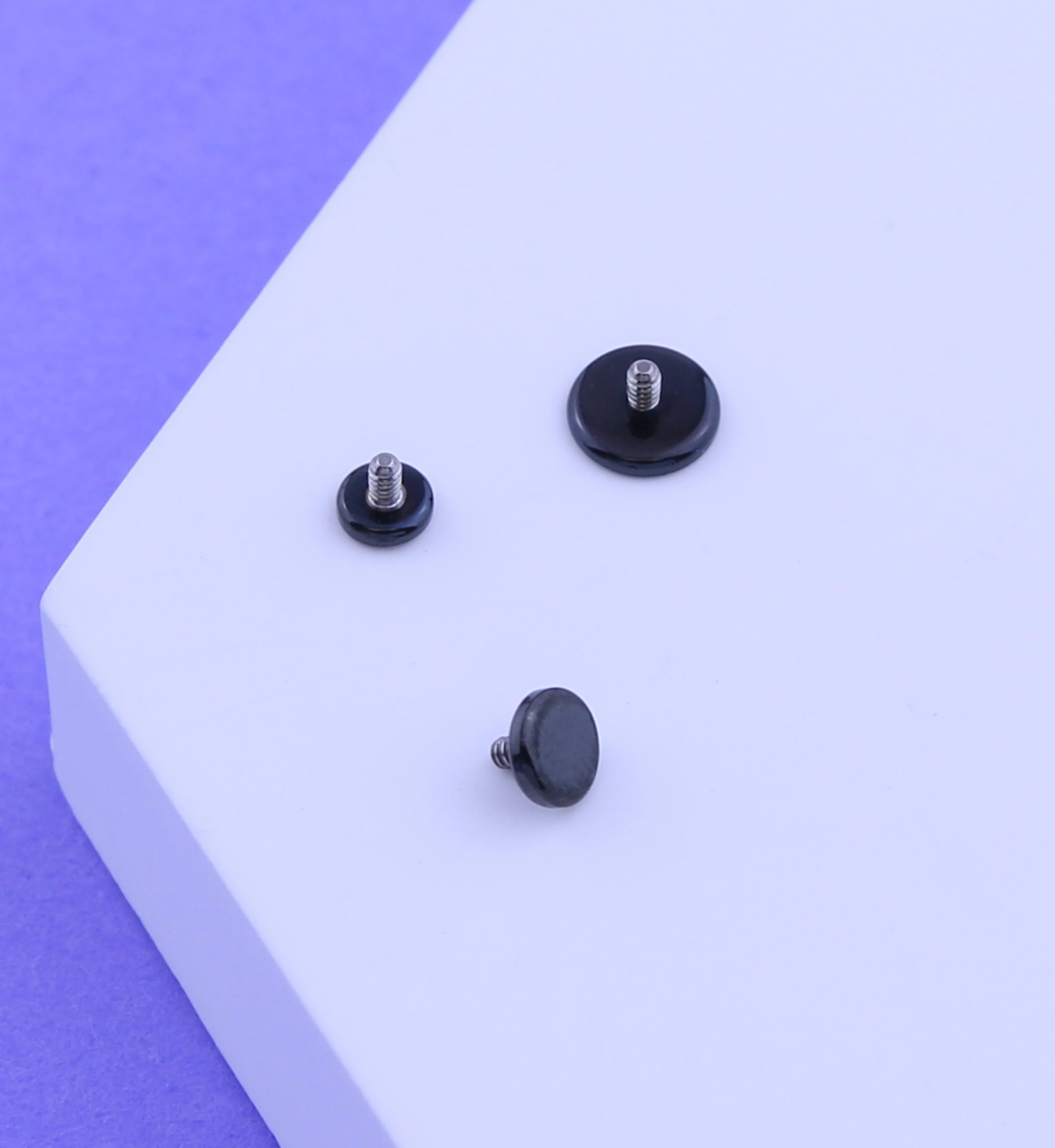 Black PVD Disk Titanium Internally Threaded Top - Mrs Treak