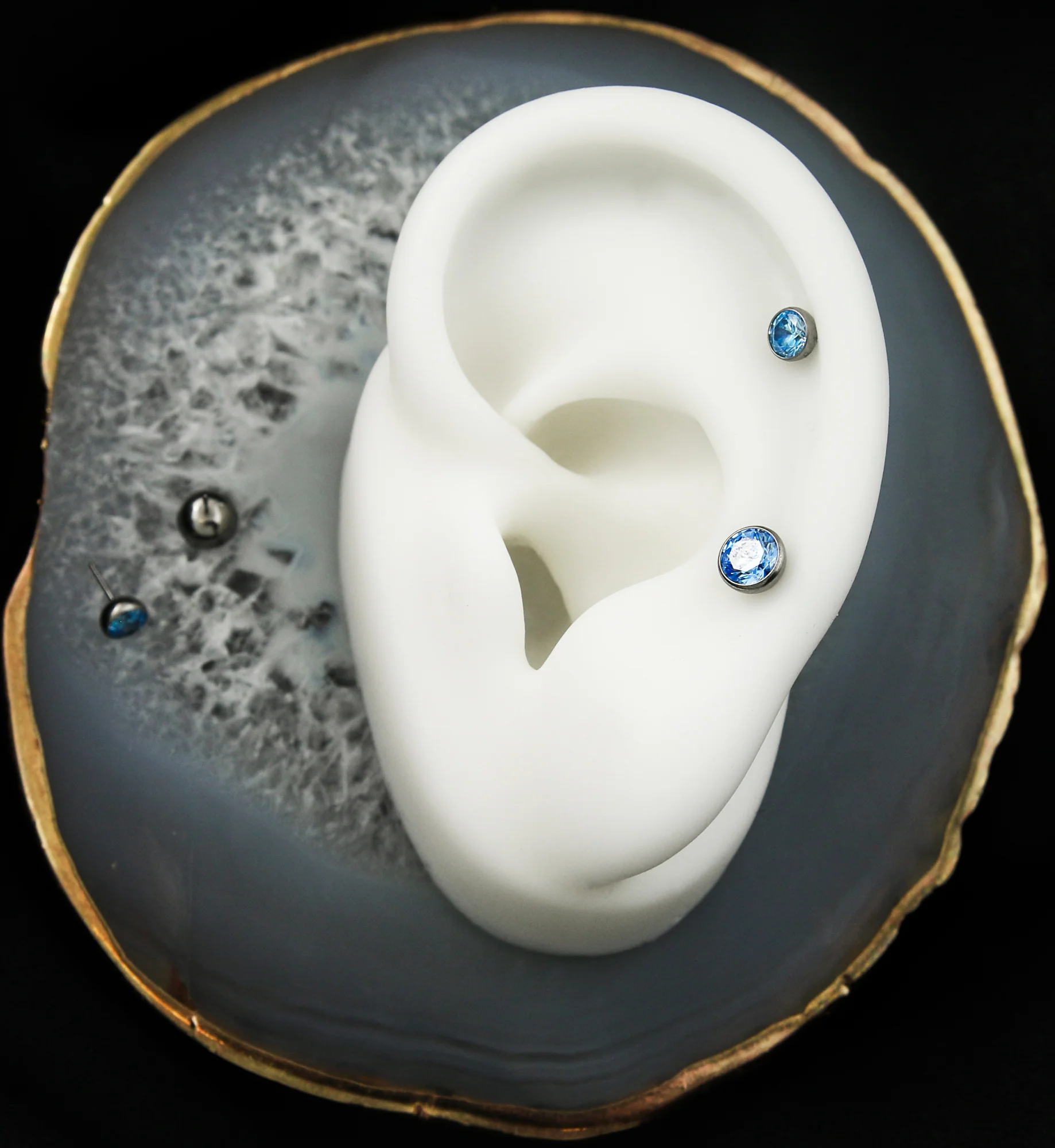 Bezel Aqua CZ Titanium Threadless Top - Mrs Treak