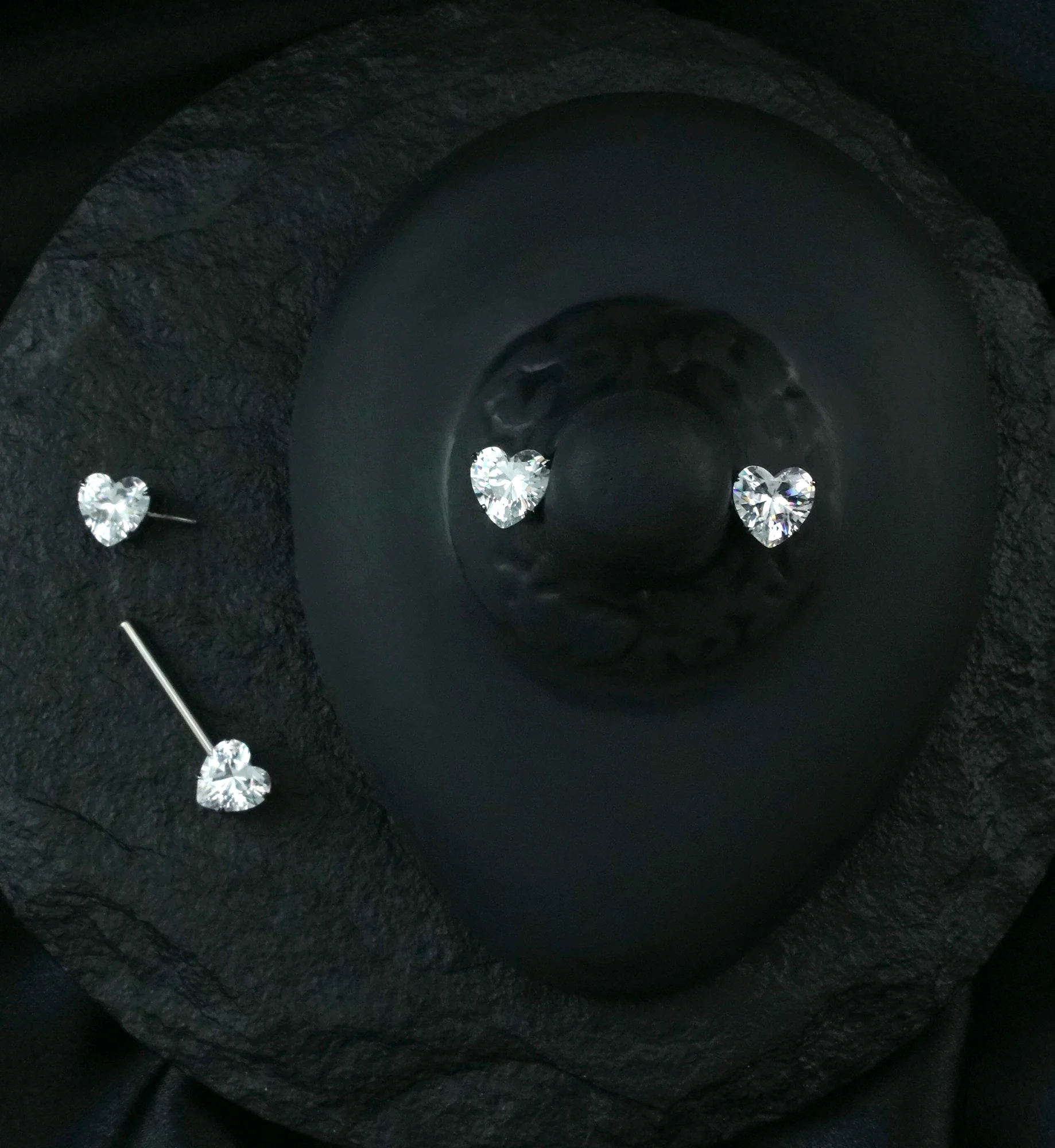 Prong Heart Clear CZ Threadless Titanium Nipple Barbell - Mrs Treak