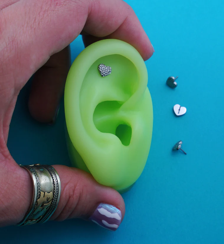 Hammered Heart Titanium Threadless Top - Mrs Treak