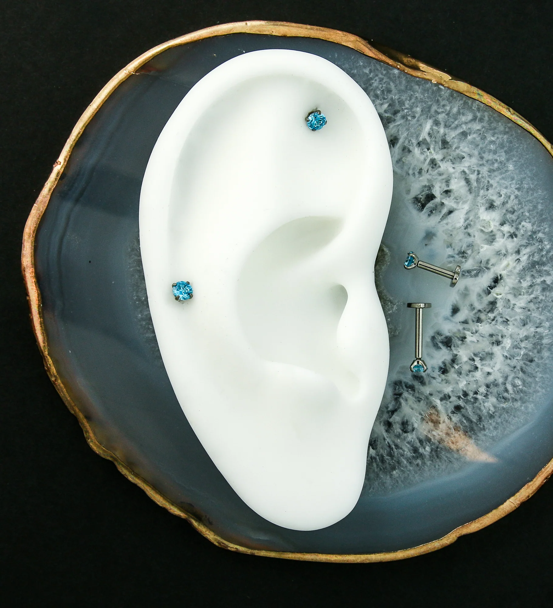 Prong Aqua CZ Internally Threaded Titanium Heart Disk Labret - Mrs Treak