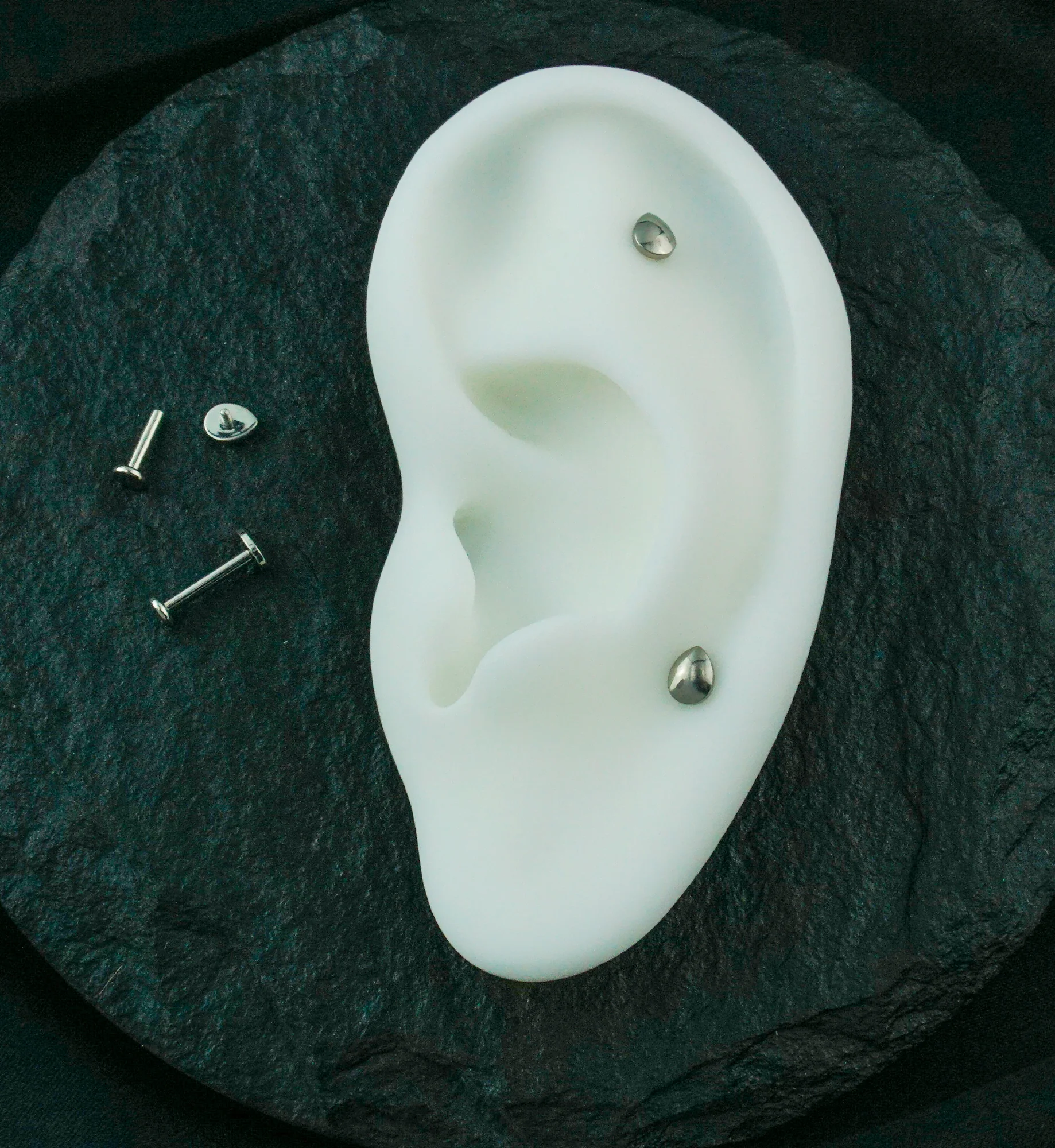 Compact Teardrop Internally Threaded Titanium Flat Disk Labret - Mrs Treak