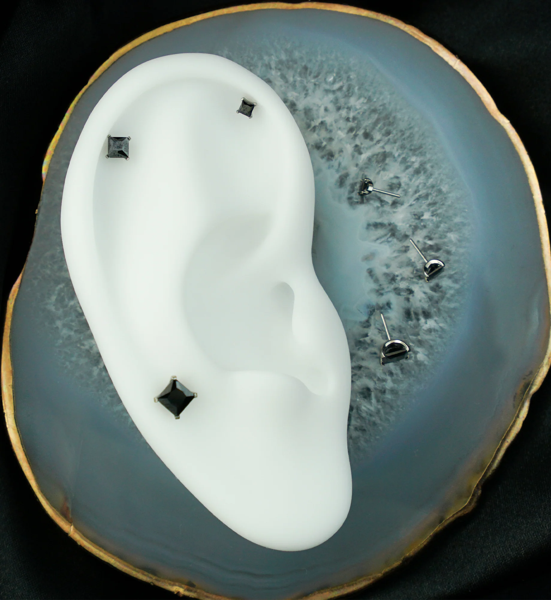 Princess Black CZ Threadless Titanium Top - Mrs Treak