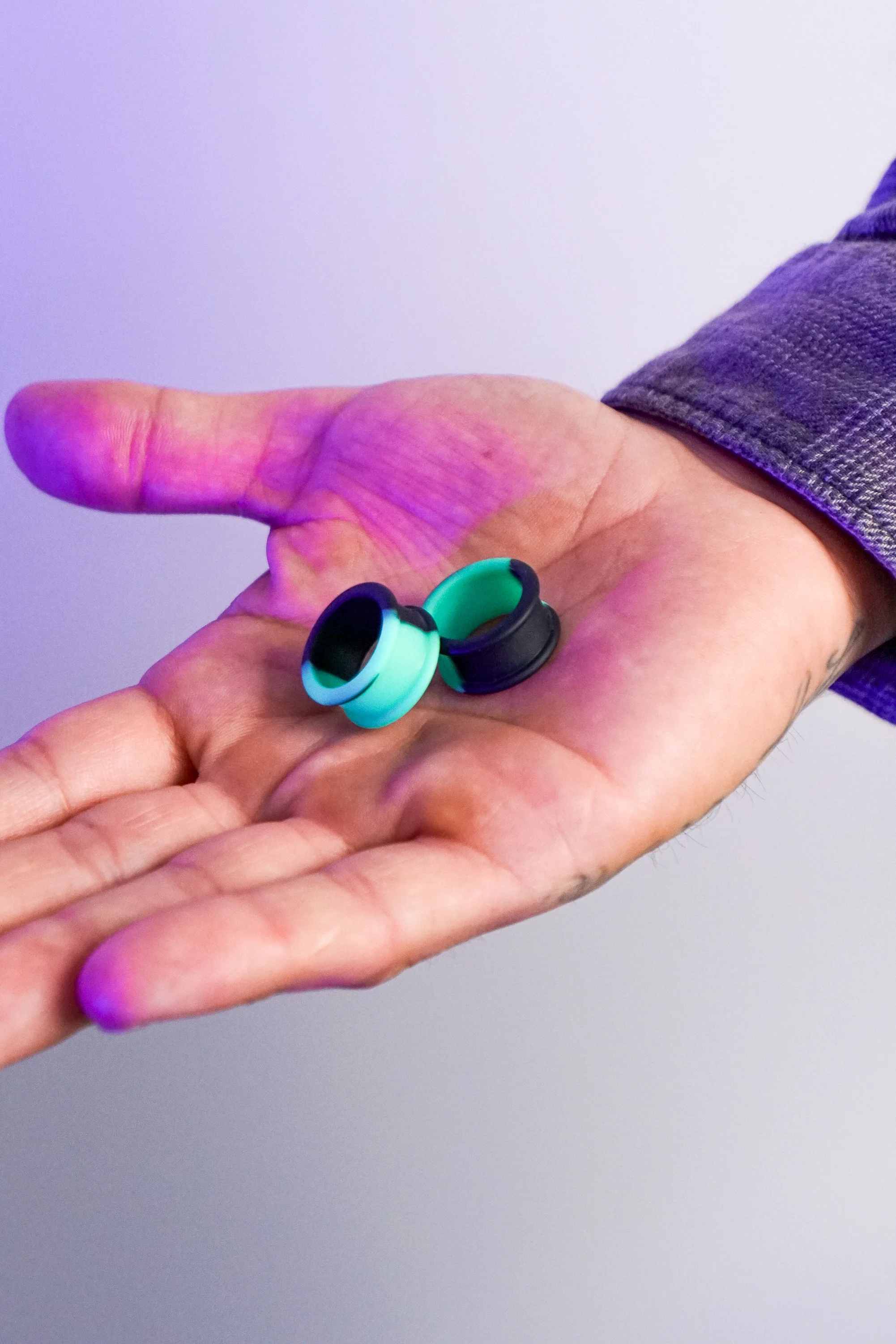 Teal And Black Double Flare Silicone Tunnel Plugs - Mrs Treak