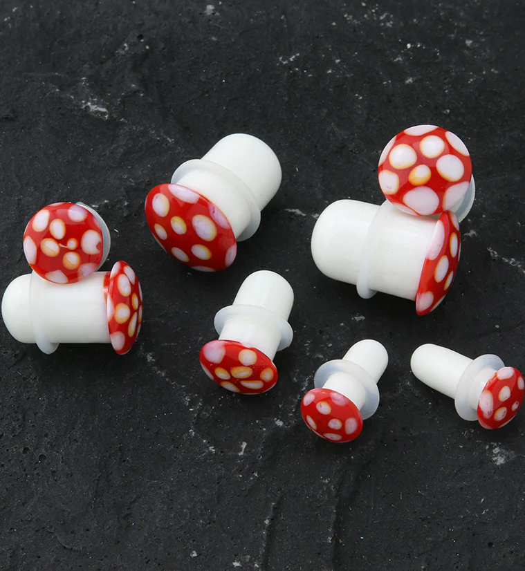 Red Spotted Mushroom Glass Single Flare Plugs - Mrs Treak
