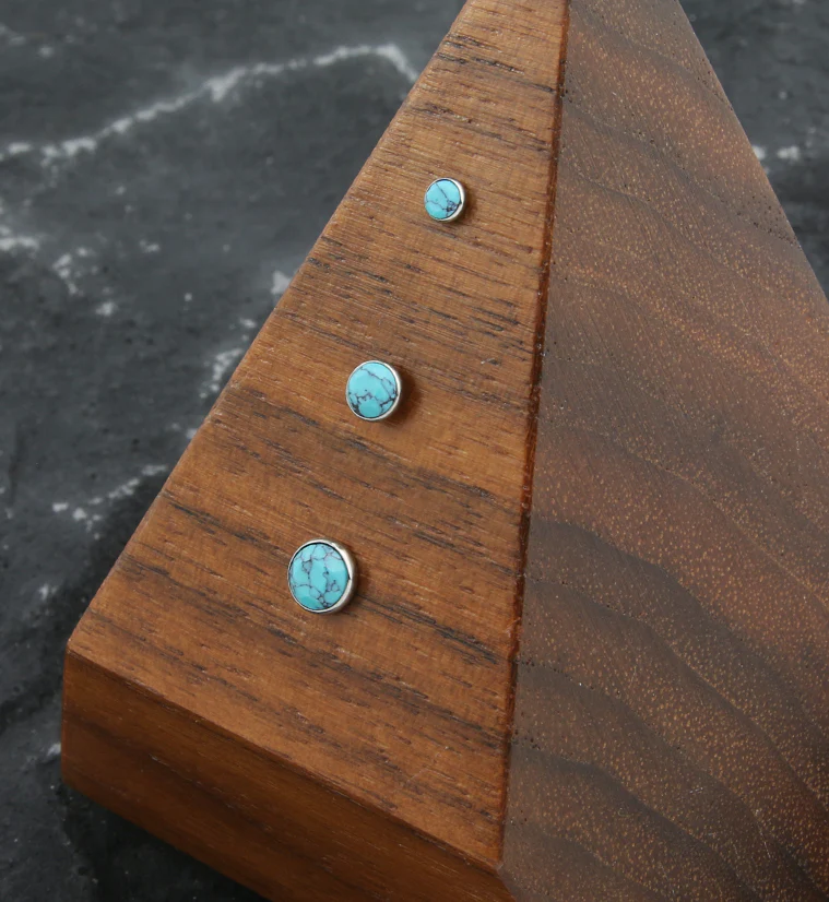 Faceted Faux Turquoise Stone Titanium Threadless Top - Mrs Treak