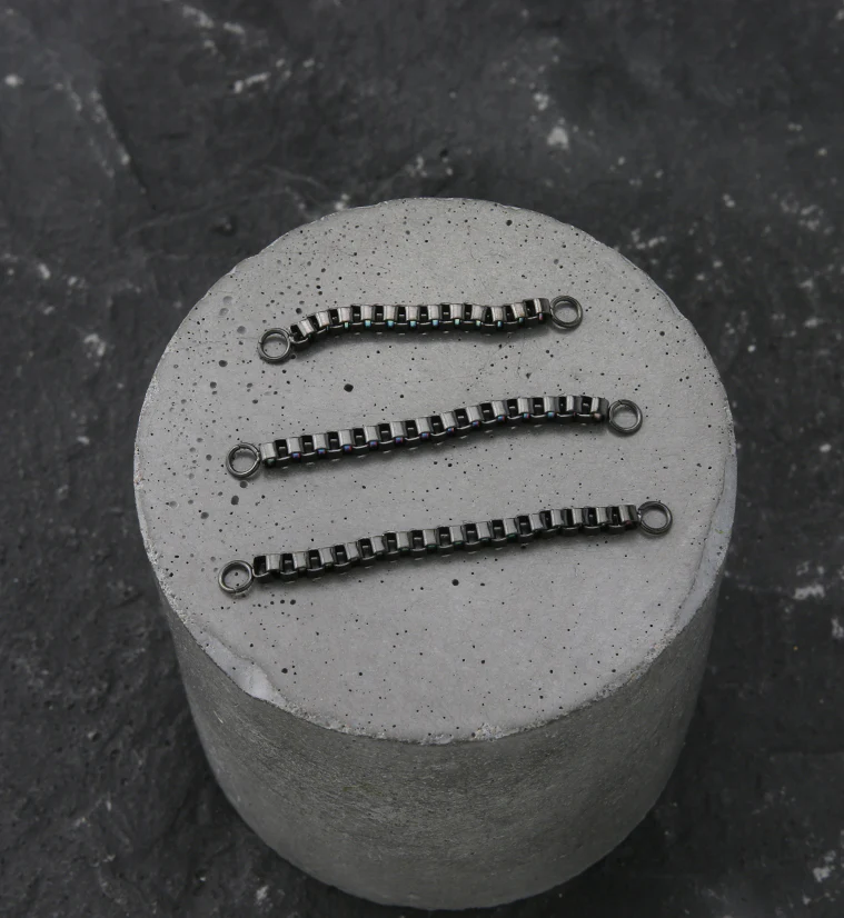 Black PVD Box Stainless Steel Nose & Cartilage Piercing Chain - Mrs Treak