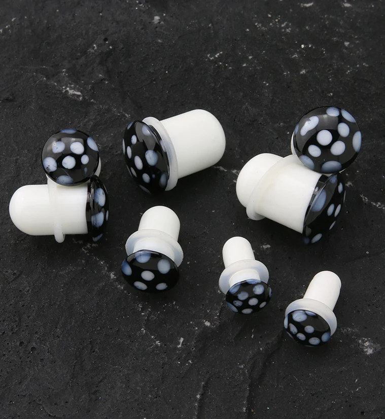 Black Spotted Mushroom Glass Single Flare Plugs - Mrs Treak