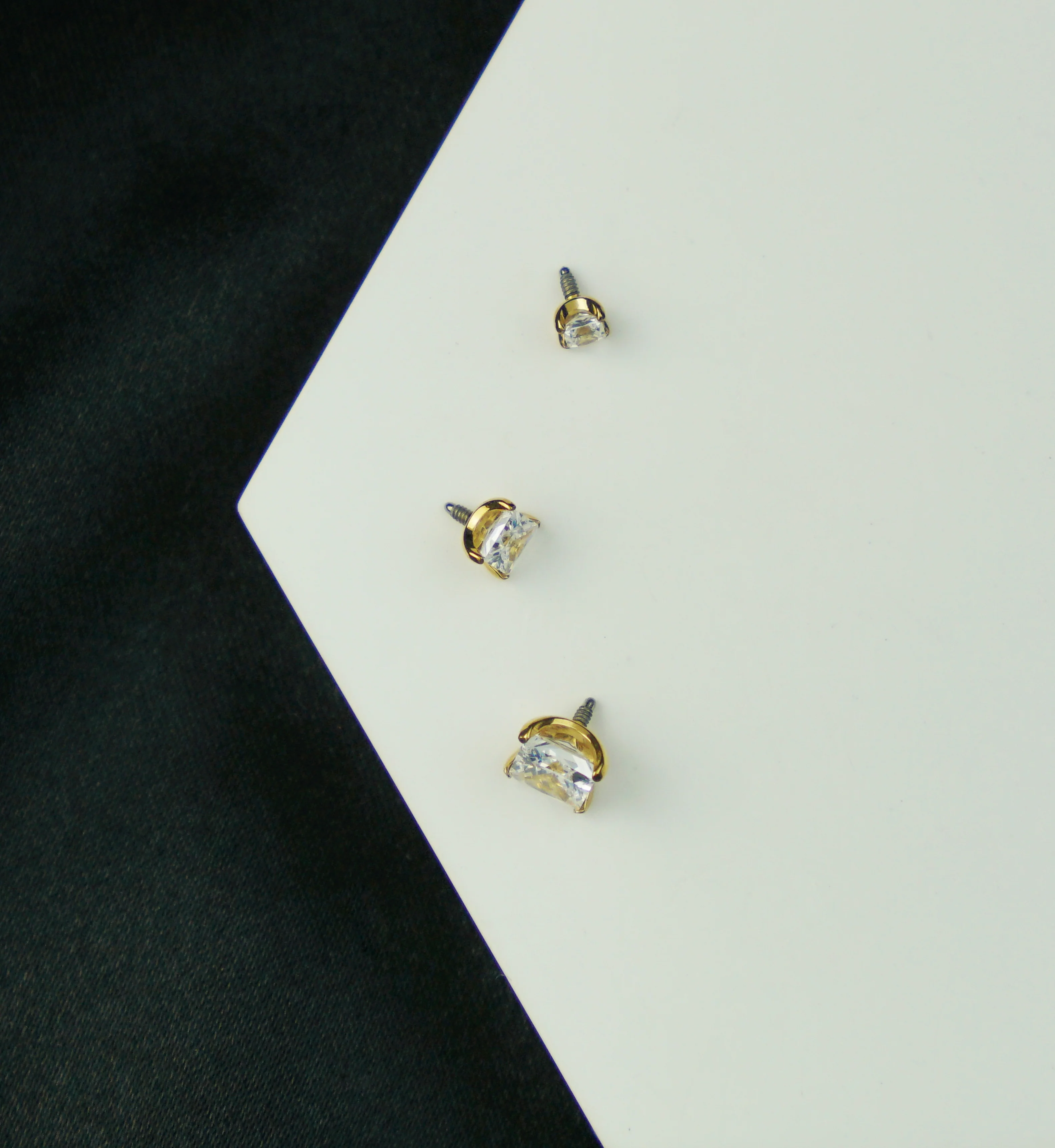 24kt Gold PVD Princess Clear CZ Internally Threaded Titanium Top - Mrs Treak