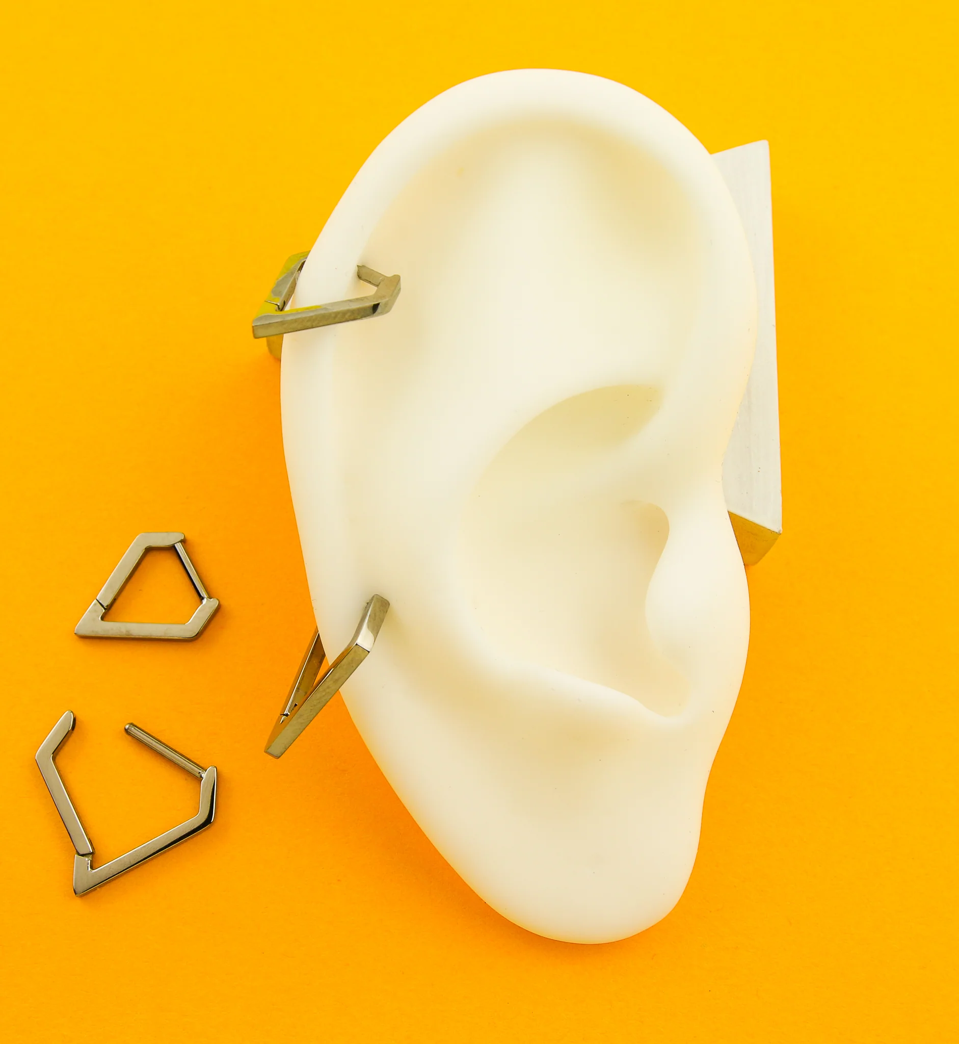 Pentagon Frame Titanium Hinged Segment Ring - Mrs Treak