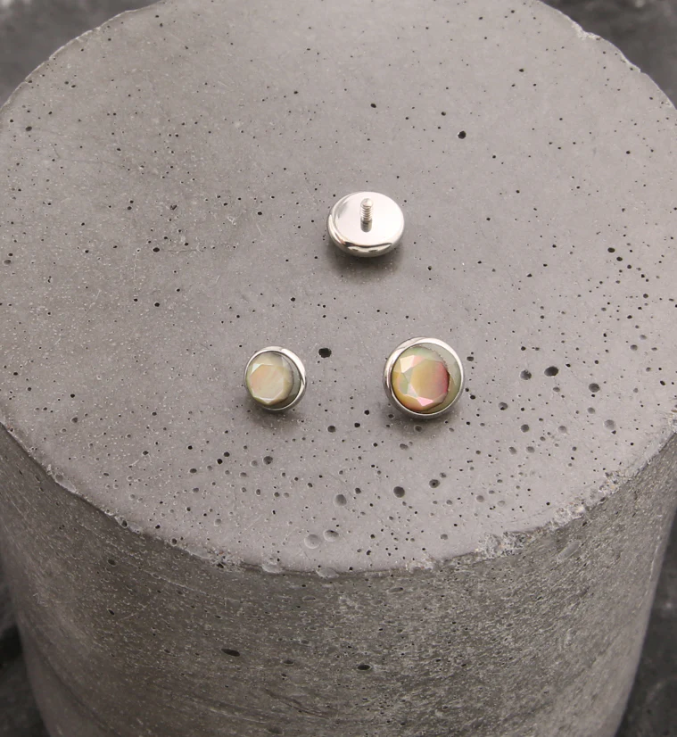 Faceted Abalone Titanium Internally Threaded Top - Mrs Treak