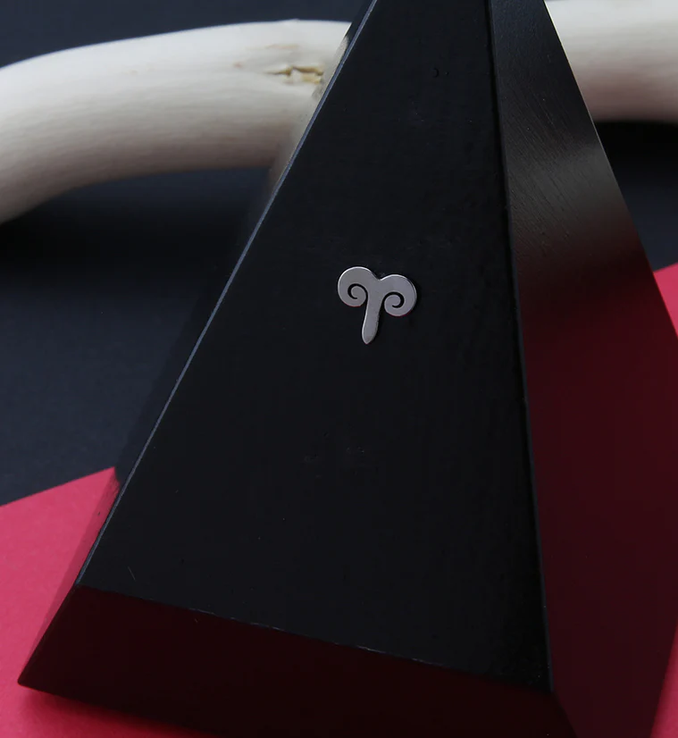 Aries Zodiac Sign Threadless Titanium Top - Mrs Treak