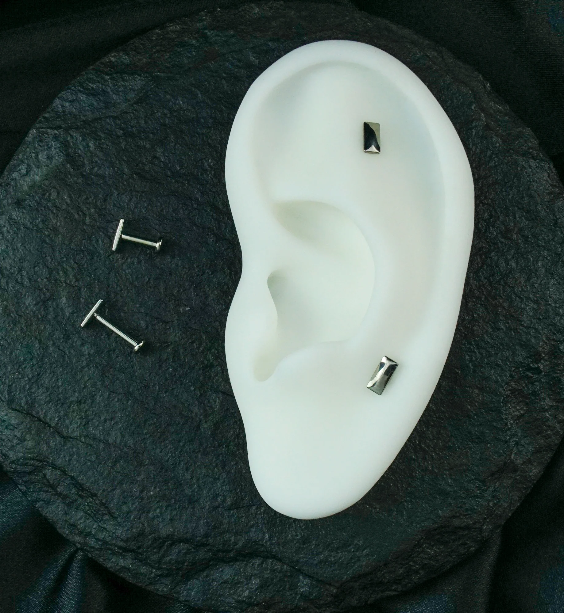 Stake Internally Threaded Titanium Flat Disk Labret - Mrs Treak