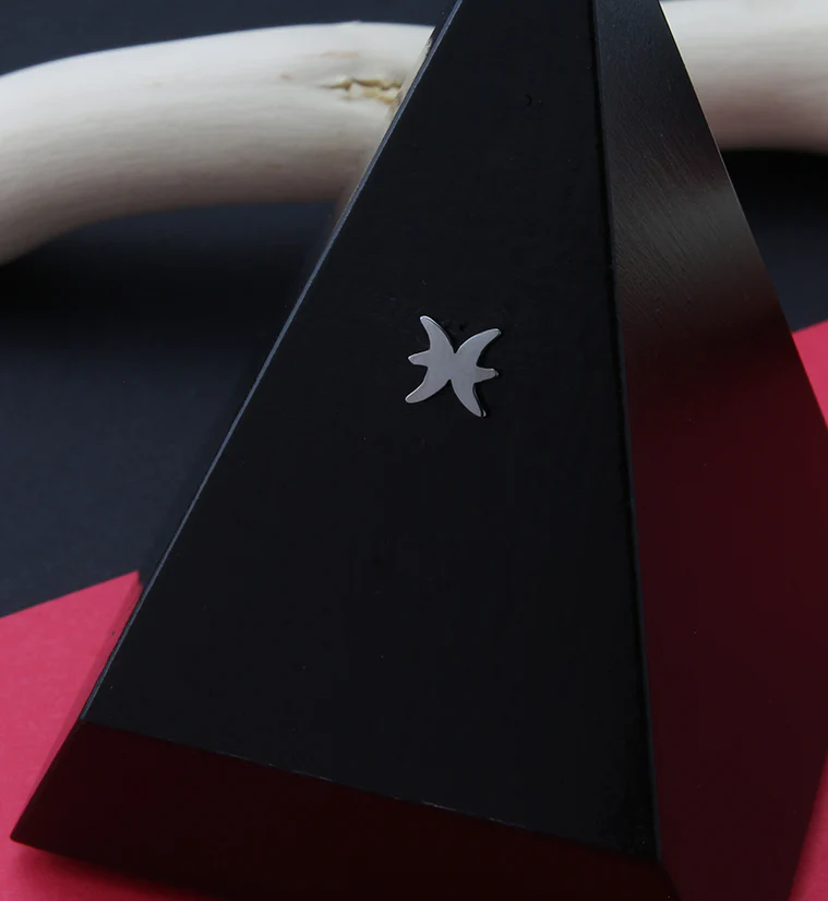 Pisces Zodiac Sign Threadless Titanium Top - Mrs Treak