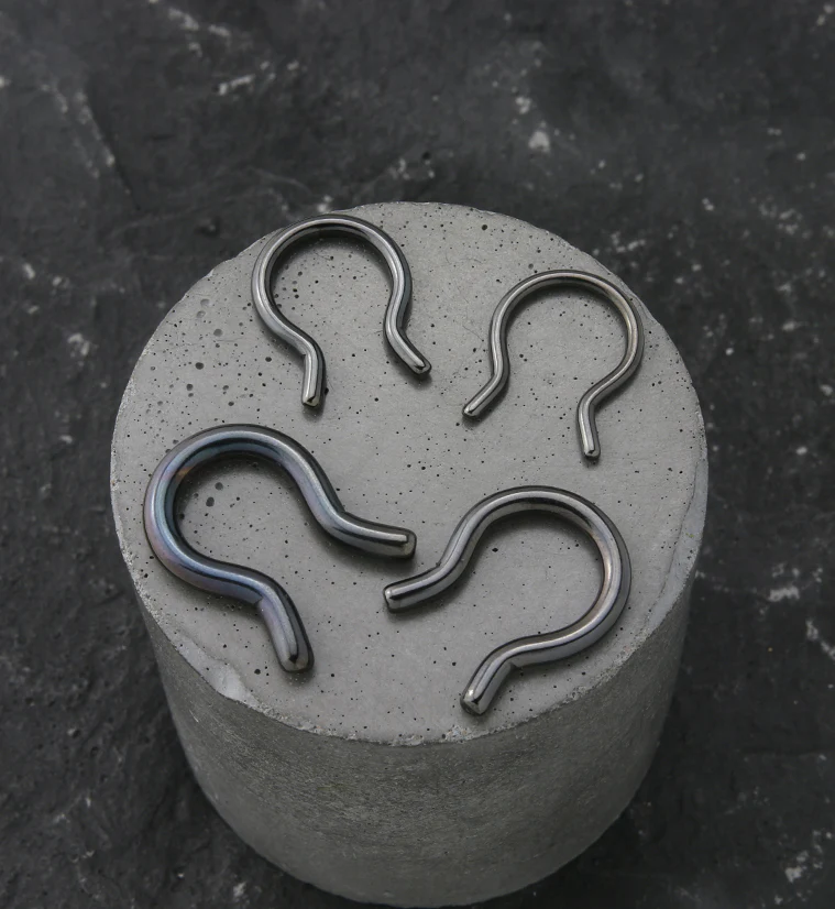 Black PVD Omega Stainless Steel Septum Retainer - Mrs Treak